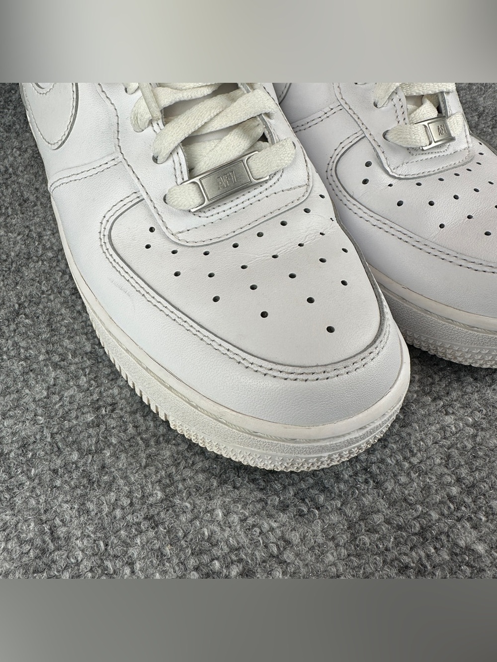 Nike Air Force 1 07 Triple White Women's Size 8 Sneakers Shoes DD8959-100 Low - Picture 7 of 16
